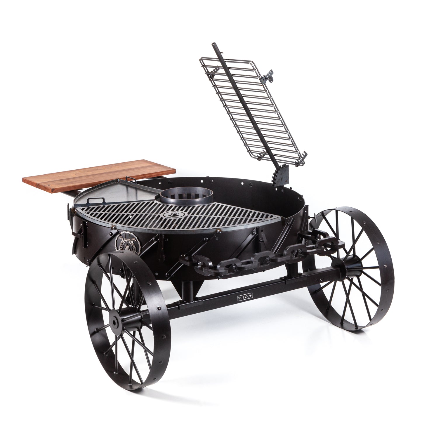 Rodeo PRO black, three-quarter front view showing the grill, griddle and brazier