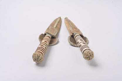 Braided leather tiento handle, close view