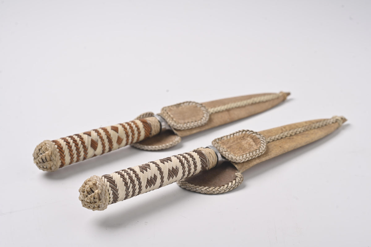 Filo y Más tiento handle knife and its sheath