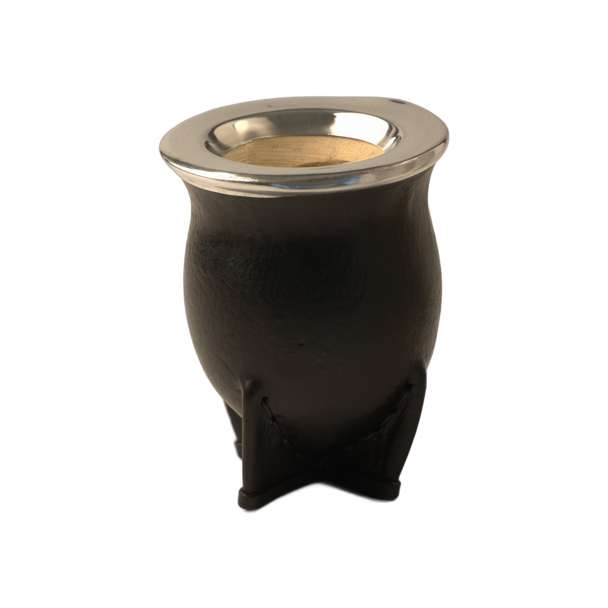 Camionero mate with polished steel rim and base